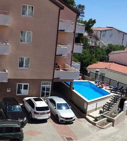 Apartments Vila Adrijana & Fitness Studio Wolf Bv Baška Voda Extérieur photo