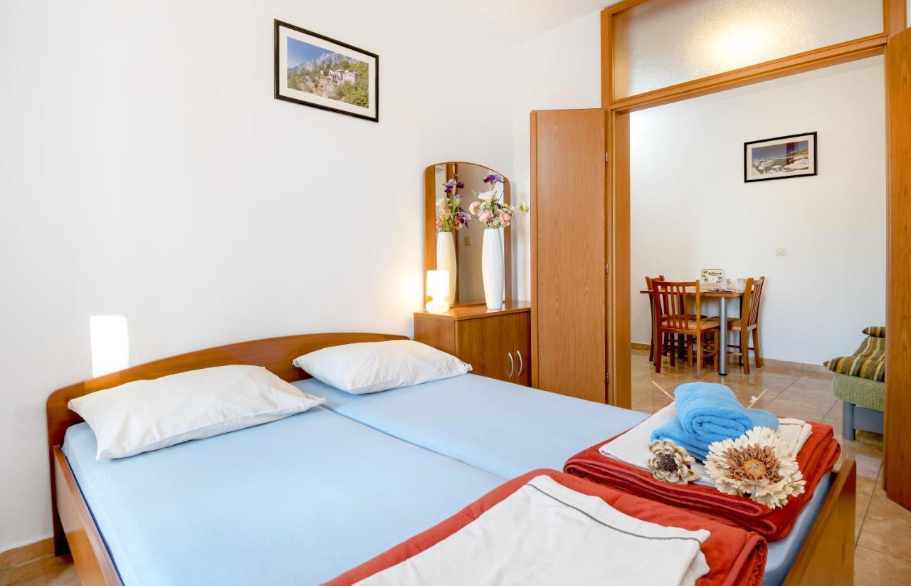 Apartments Vila Adrijana & Fitness Studio Wolf Bv Baška Voda Extérieur photo