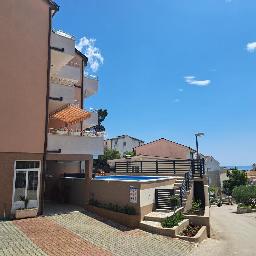 Apartments Vila Adrijana & Fitness Studio Wolf Bv Baška Voda Extérieur photo
