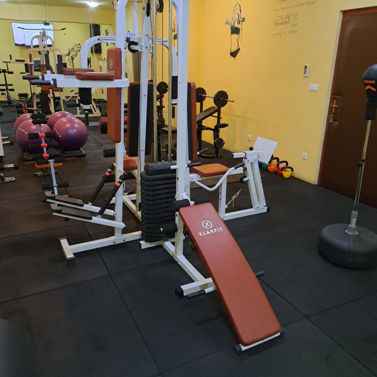 Apartments Vila Adrijana & Fitness Studio Wolf Bv Baška Voda Extérieur photo