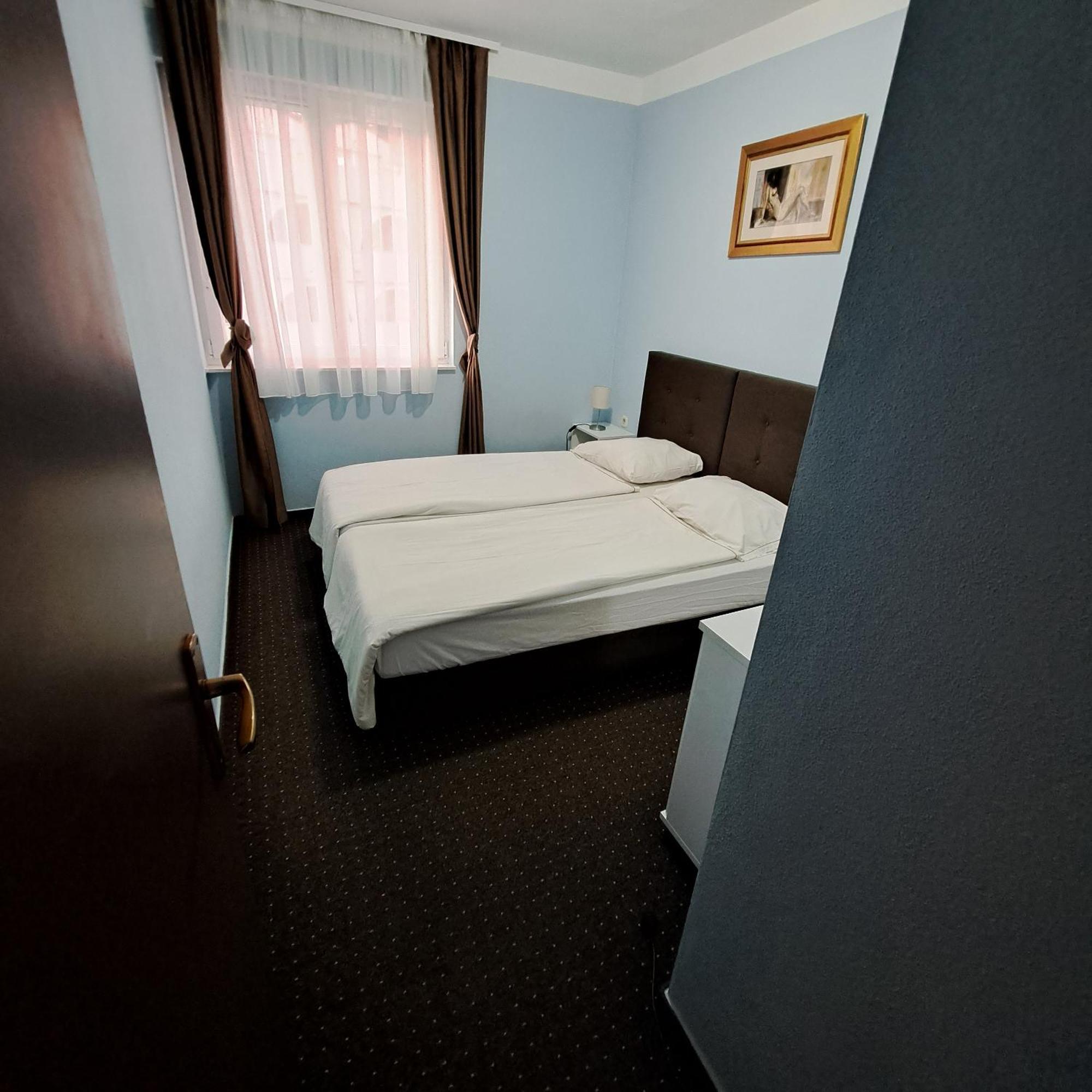 Apartments Vila Adrijana & Fitness Studio Wolf Bv Baška Voda Extérieur photo