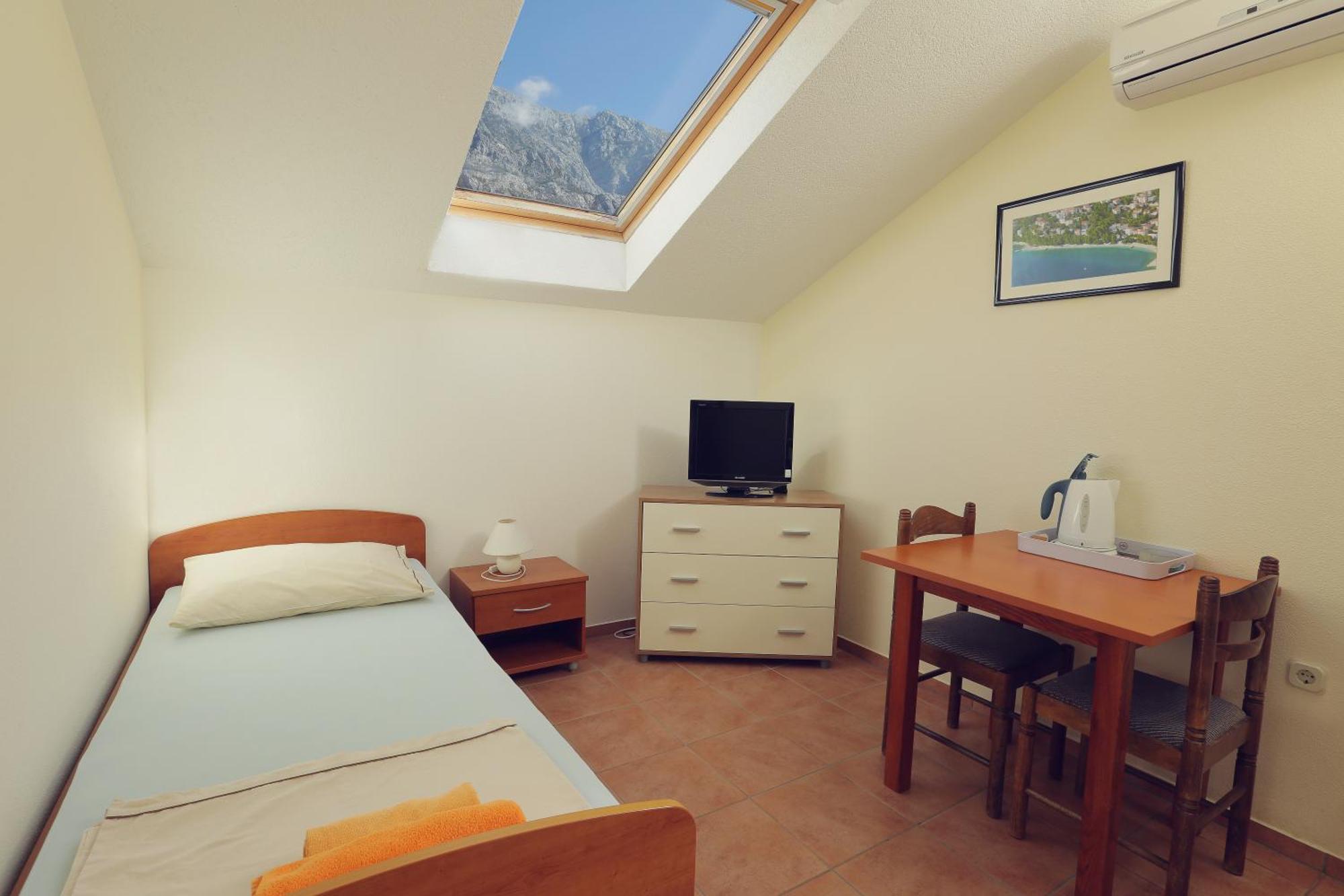 Apartments Vila Adrijana & Fitness Studio Wolf Bv Baška Voda Extérieur photo