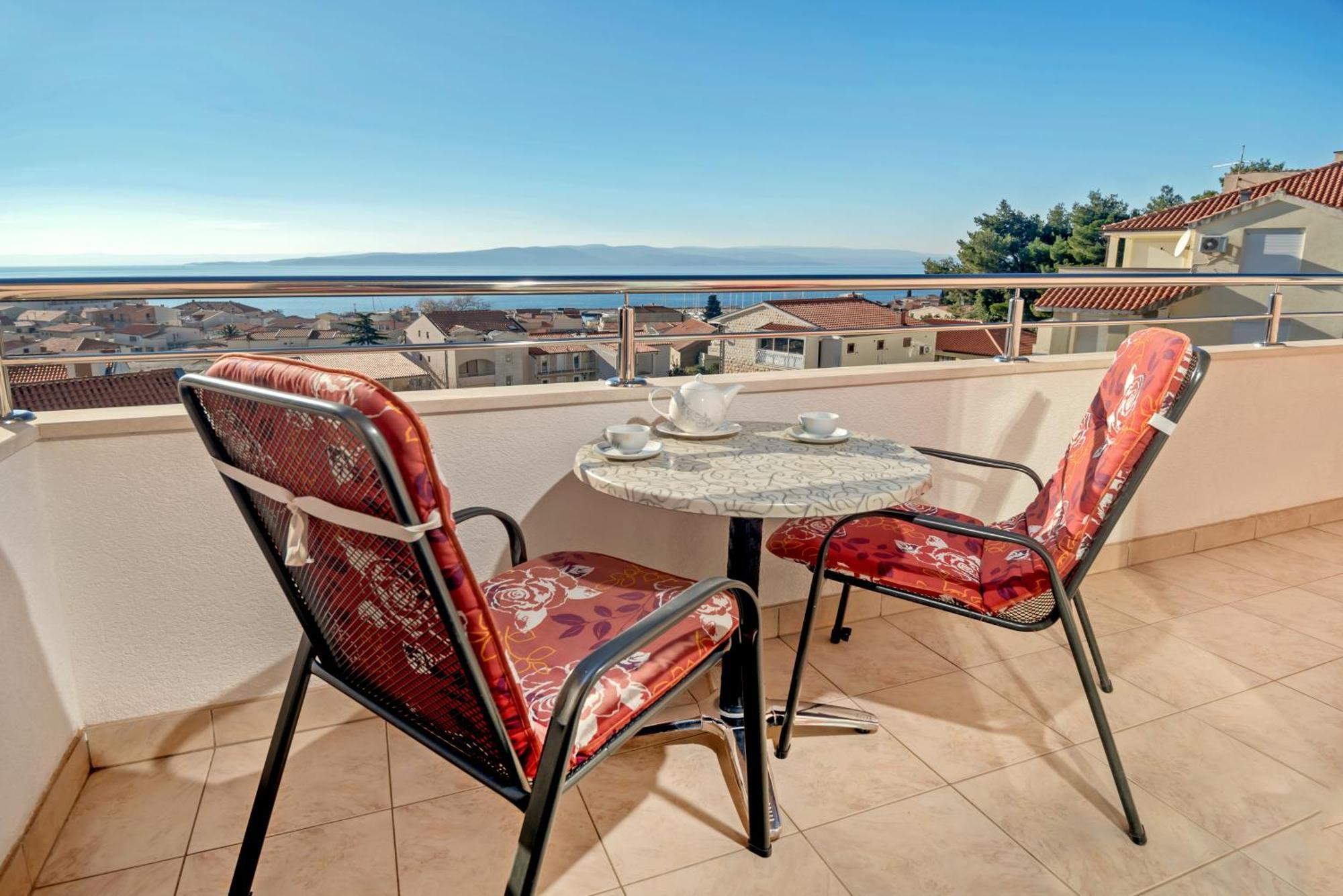 Apartments Vila Adrijana & Fitness Studio Wolf Bv Baška Voda Extérieur photo