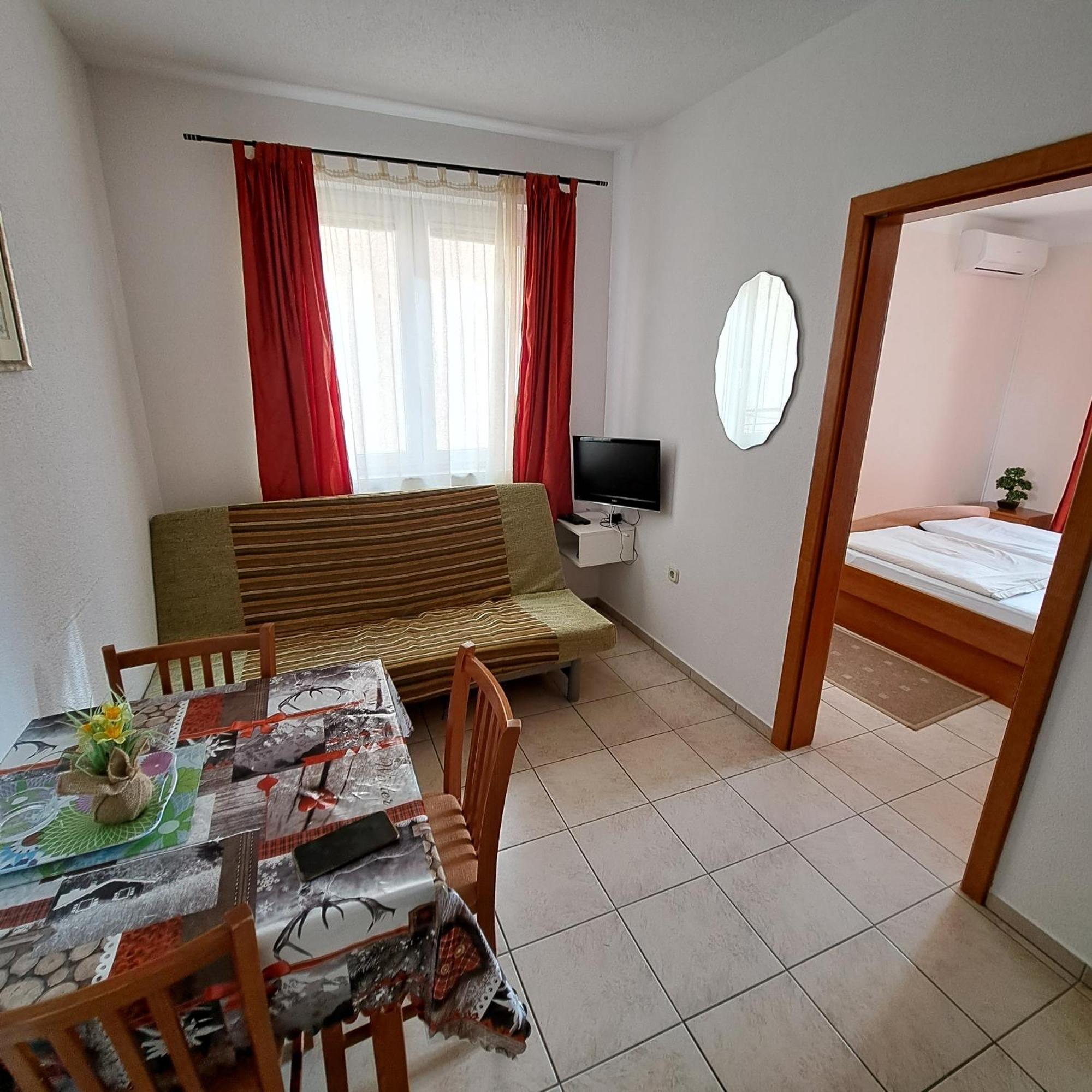 Apartments Vila Adrijana & Fitness Studio Wolf Bv Baška Voda Chambre photo
